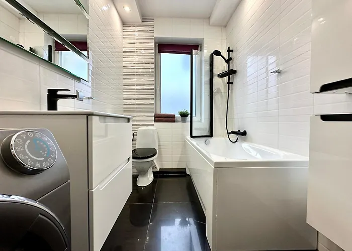 Lubczykowa Dabrowa & Free Parking Lägenhet *